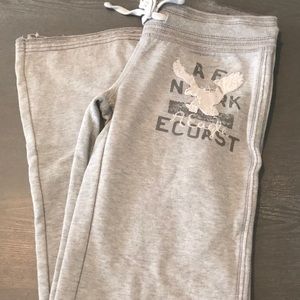 American Eagle gray sweatpants